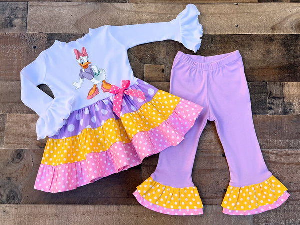 Daisy Duck Outfit